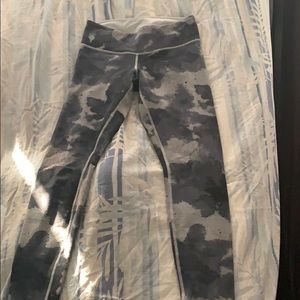 Lululemon leggings 🍋